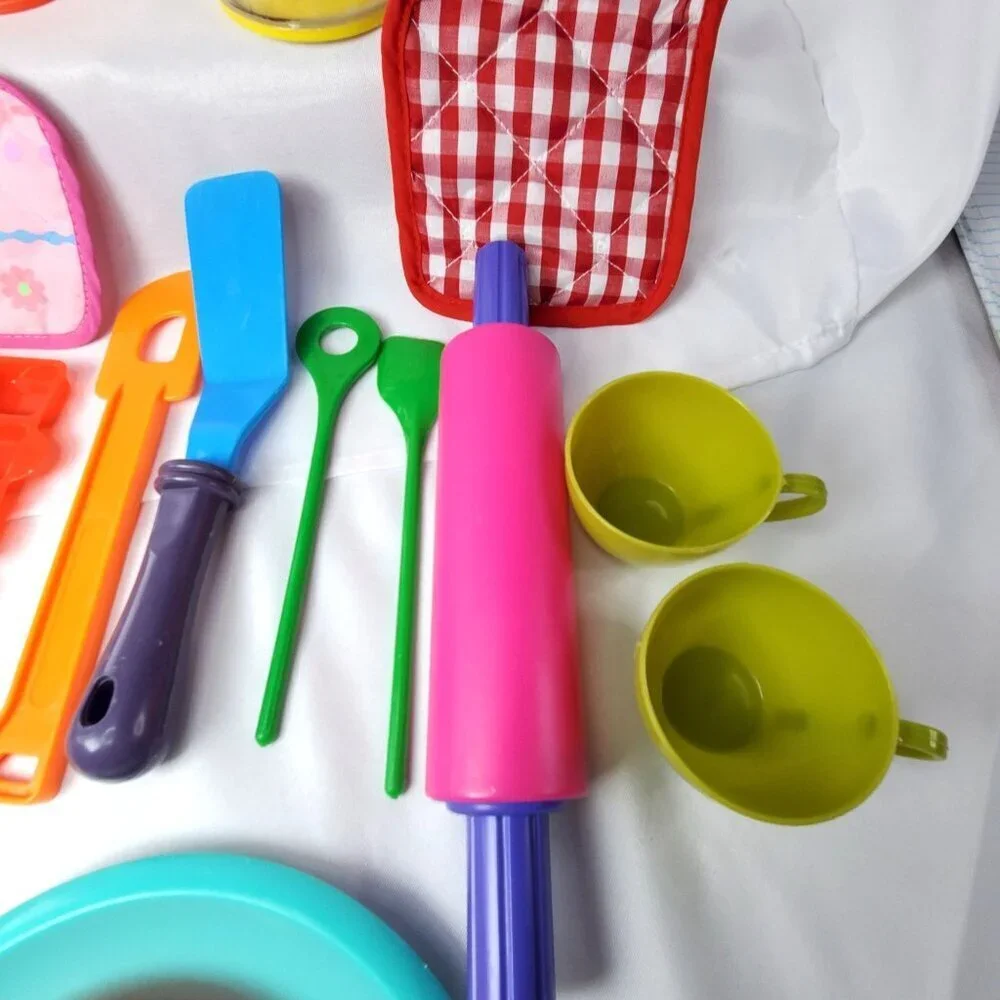 Vintage 41-Piece Kids Plastic Kitchen Play Set W/ Utensils Cups Plates Ice Tray